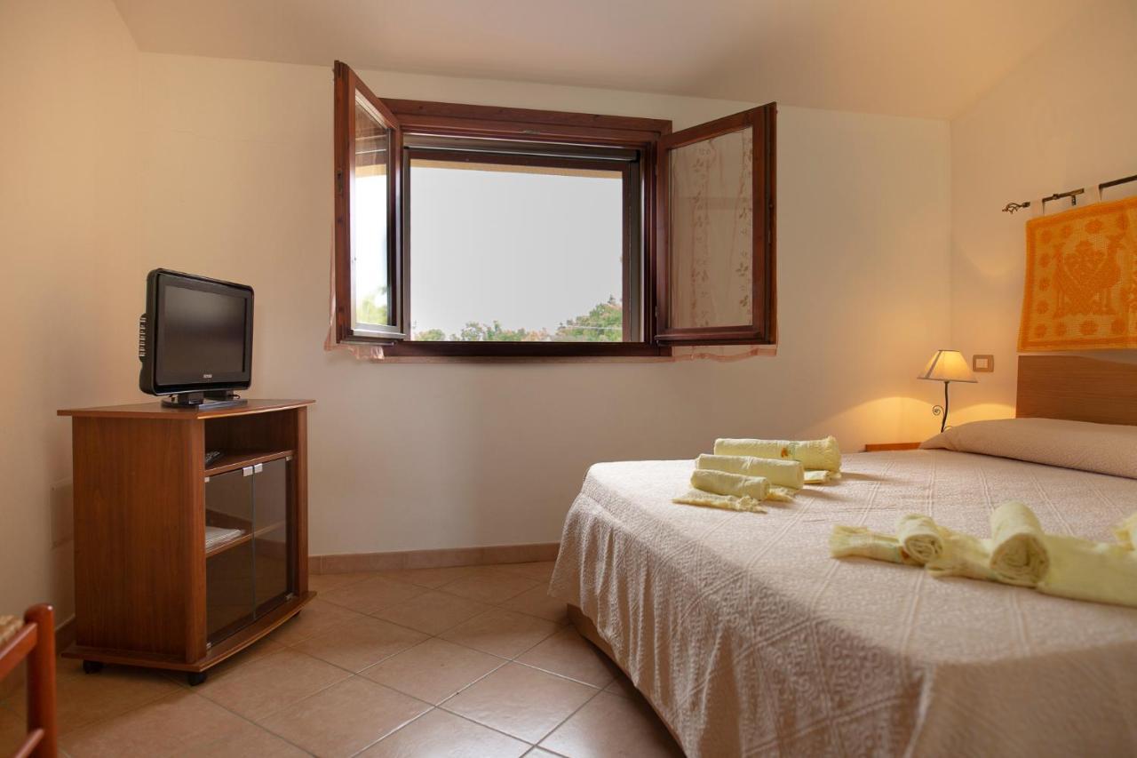 Agriturismo I Doni Del Mandorlo Alghero Exterior photo